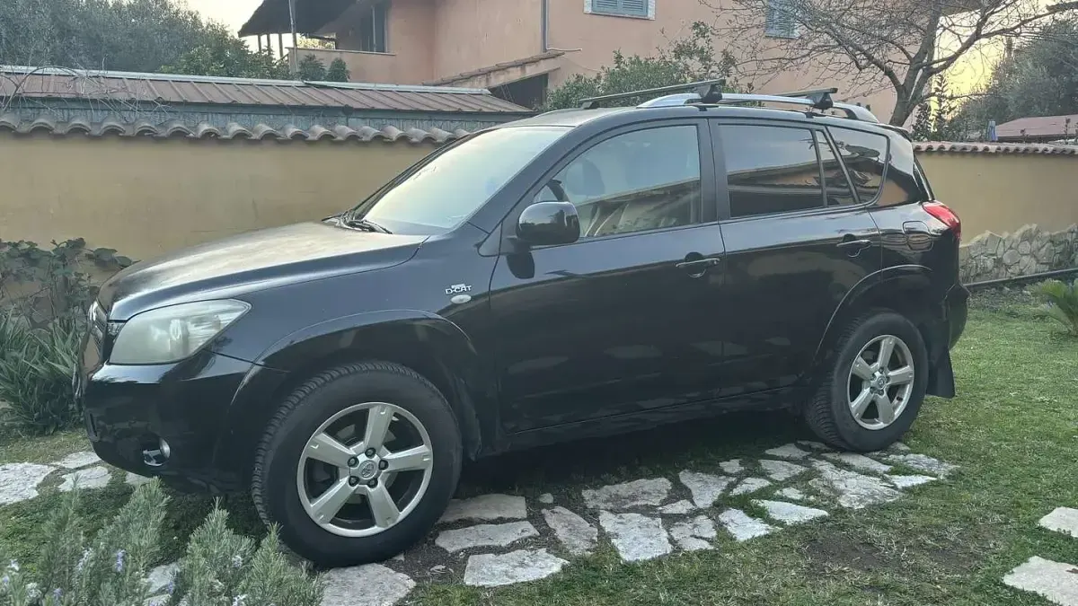 Begagnad Toyota RAV4 Luxury 177 HK (130 kW) 2009 SUV
