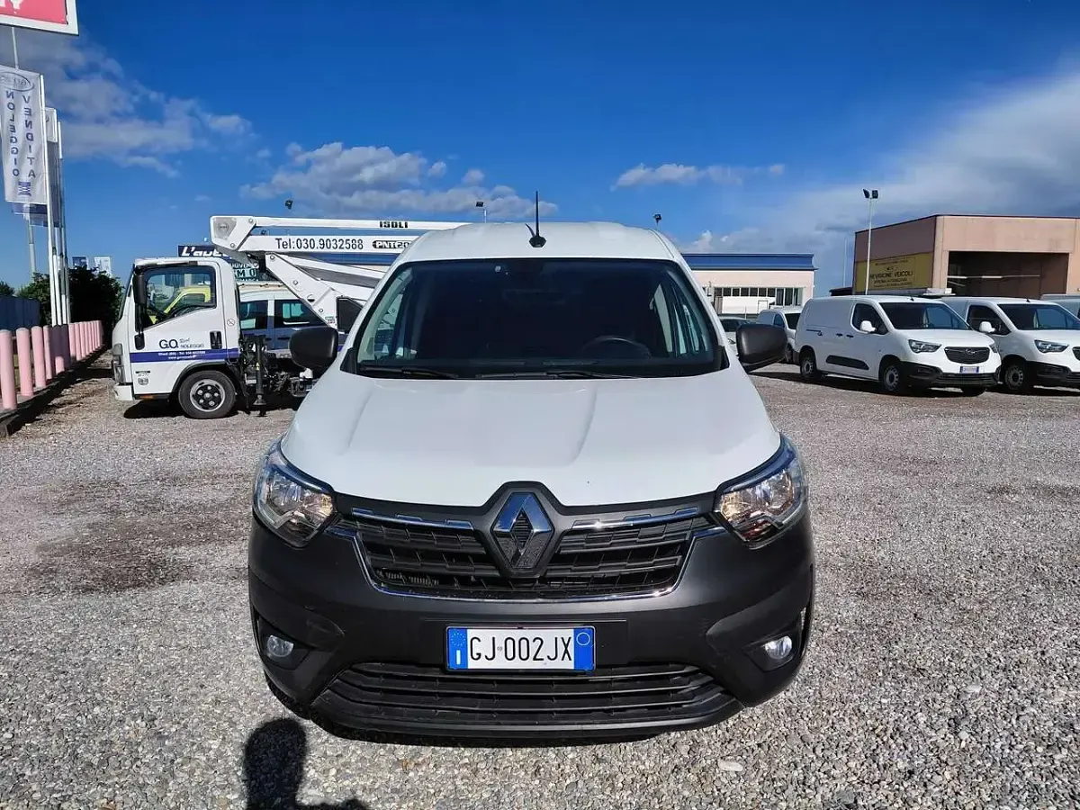 Usado Renault Kangoo 75 CV (55 kW) 2022 Blanco Monovolumen