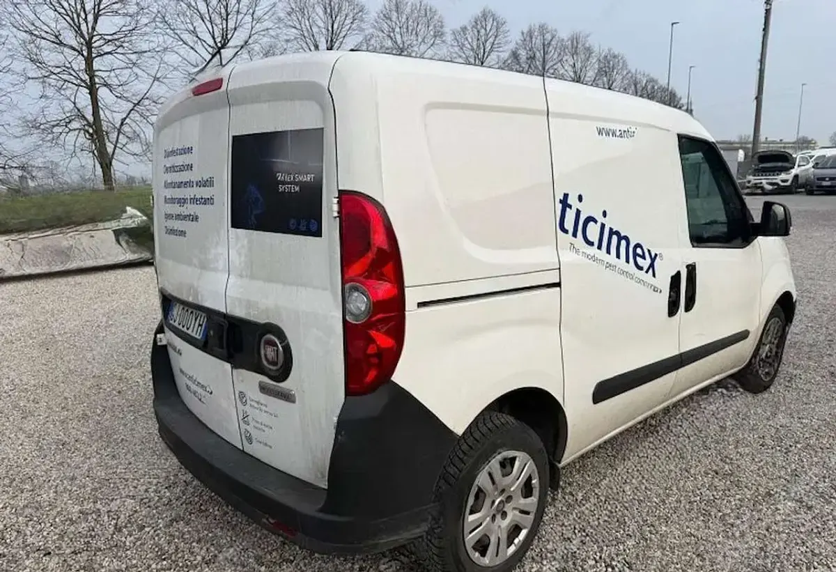 Begagnad Fiat Doblò 90 HK (66 kW) 2022 Vit Minibuss