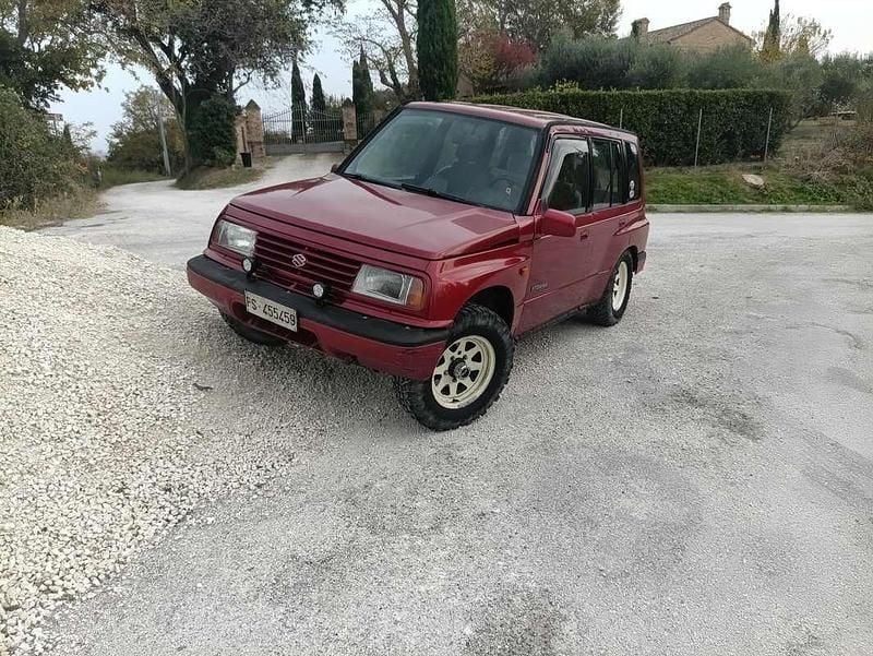 Usata Suzuki Vitara 95 CV (69 kW) 1993 Rosso SUV