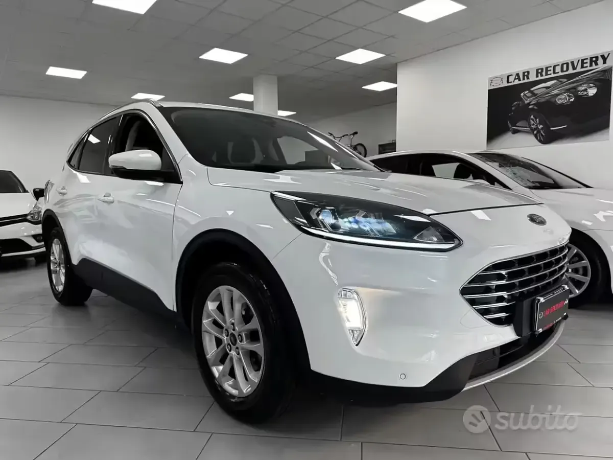Usata Ford Kuga Titanium 120 CV (88 kW) 2021 Bianco SUV