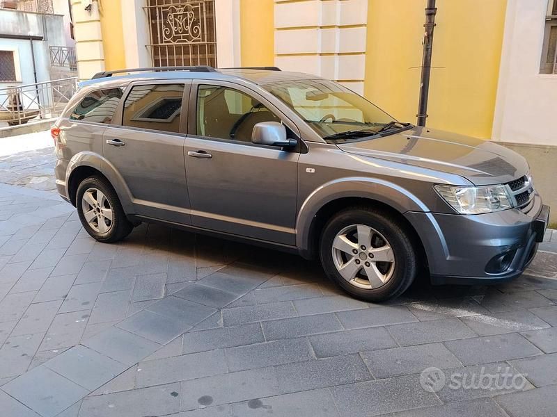 Usata Fiat Freemont Urban 140 CV (102 kW) 2012 Grigio SUV