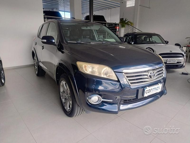 Usata Toyota RAV4 Executive 150 CV (110 kW) 2011 Nero SUV