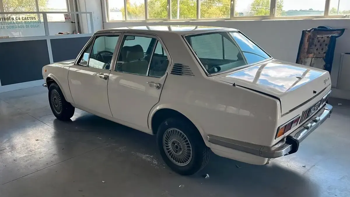 Usata Alfa Romeo Alfetta 109 CV (80 kW) 1978 Bianco Berlina