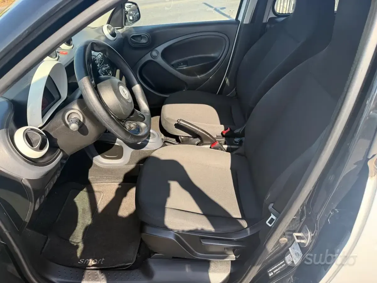 Usata Smart ForFour 71 CV (52 kW) 2017 Bianco Utilitaria