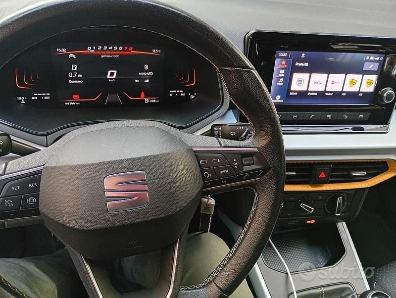 Usata Seat Arona 2023 Blu SUV