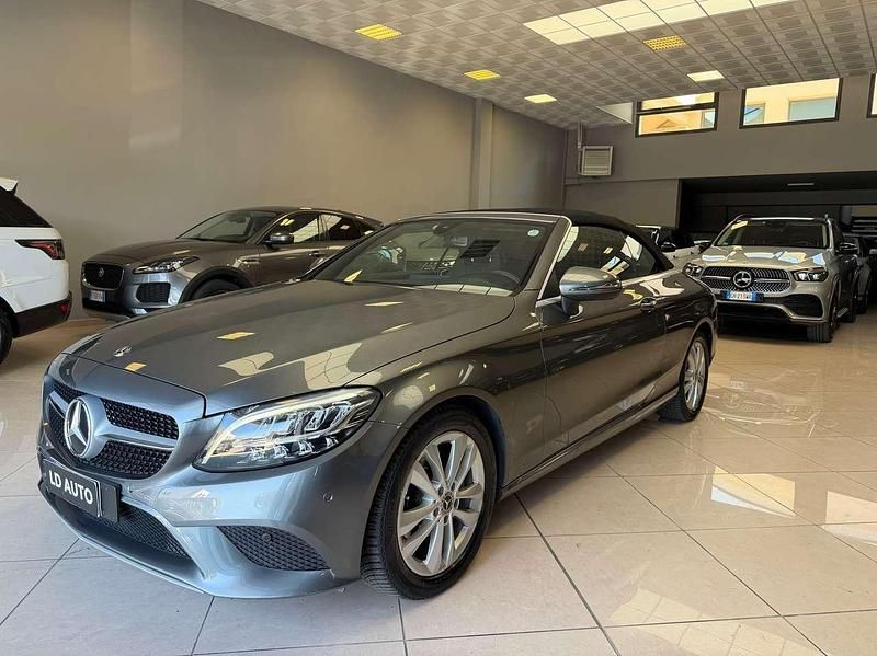 Gebraucht Mercedes C220 194 PS (142 kW) 2019 Other Cabrio
