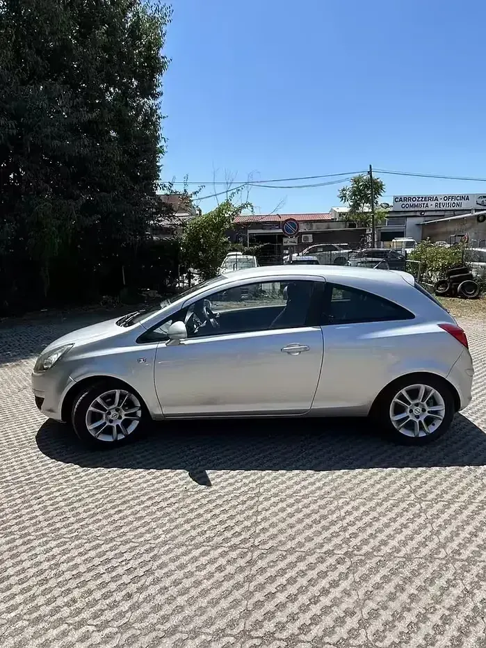Usata Opel Corsa Sport 90 CV (66 kW) 2008 Grigio Utilitaria