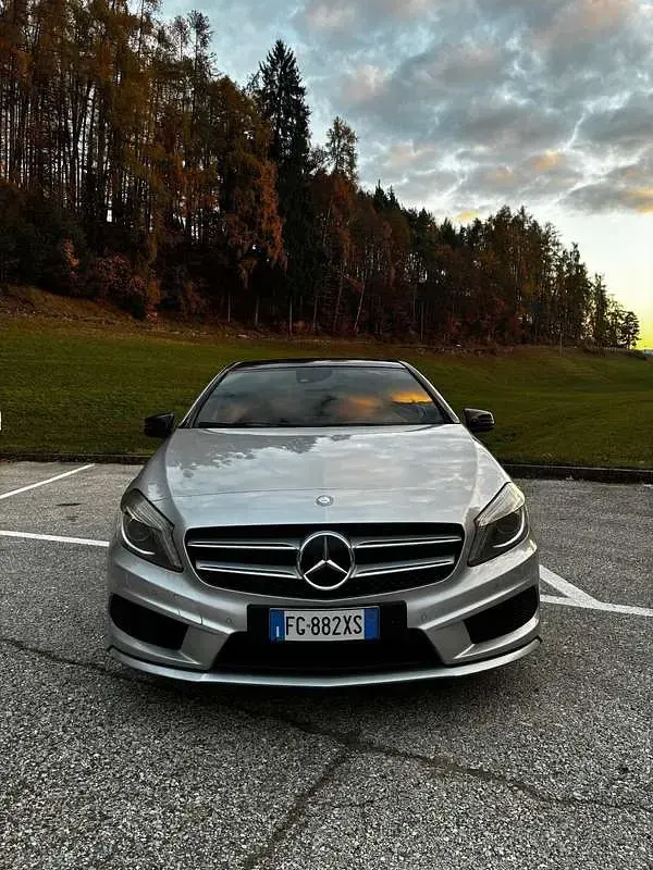 Usata Mercedes A200 136 CV (100 kW) 2012 Grigio Utilitaria