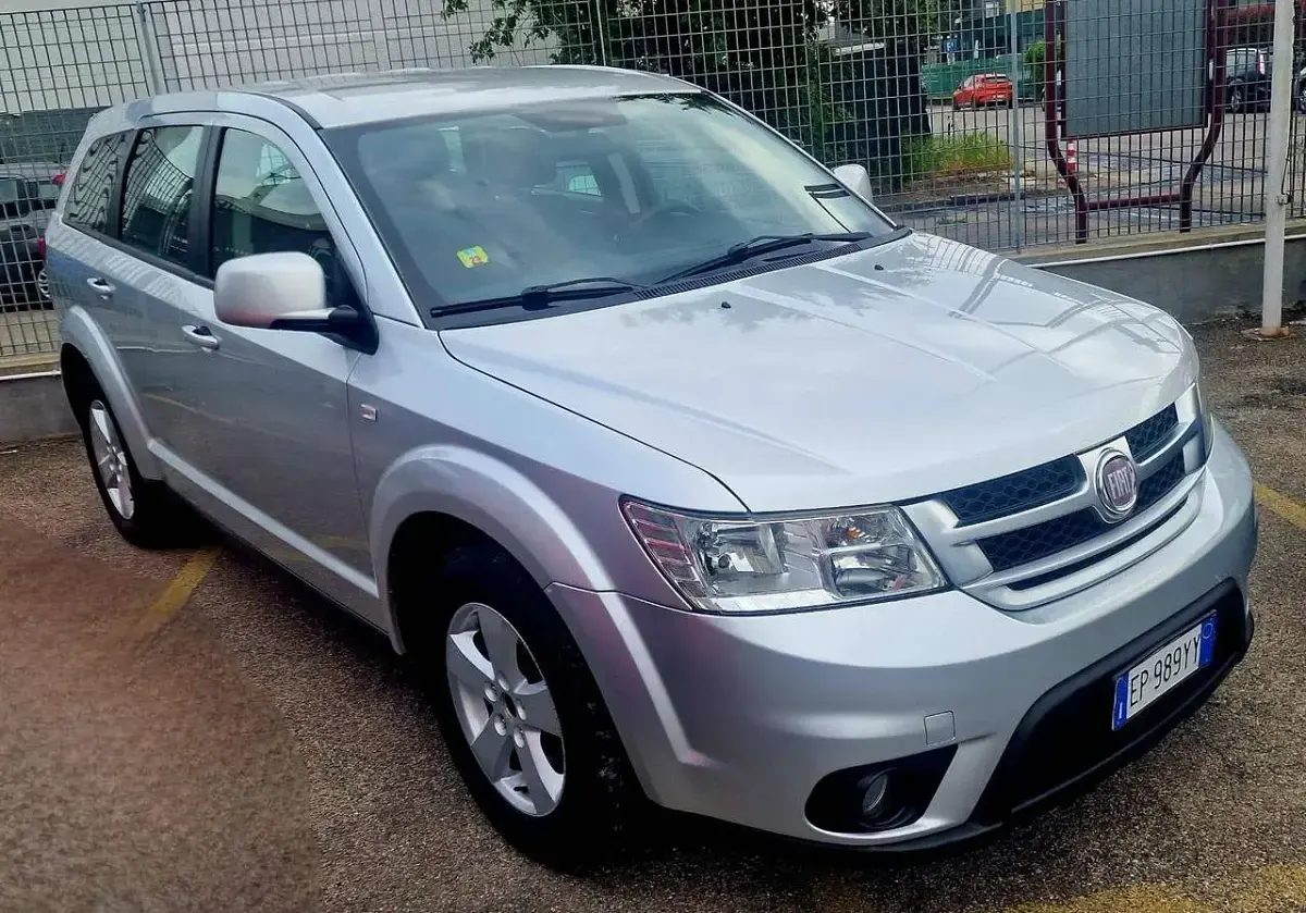 Usata Fiat Freemont Lounge 170 CV (125 kW) 2013 Argento SUV