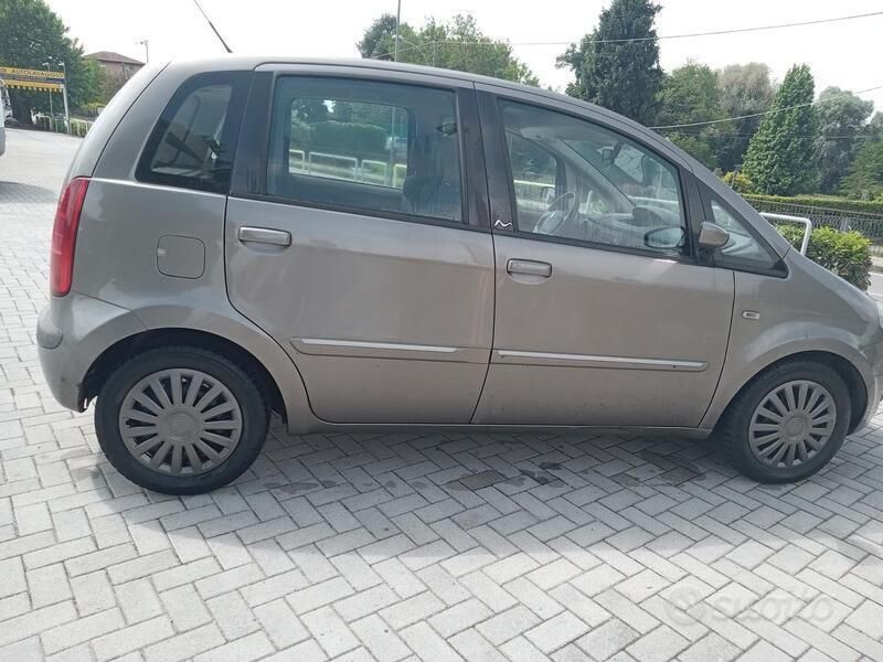 Usata Lancia Musa 95 CV (69 kW) 2007 Marrone Monovolume