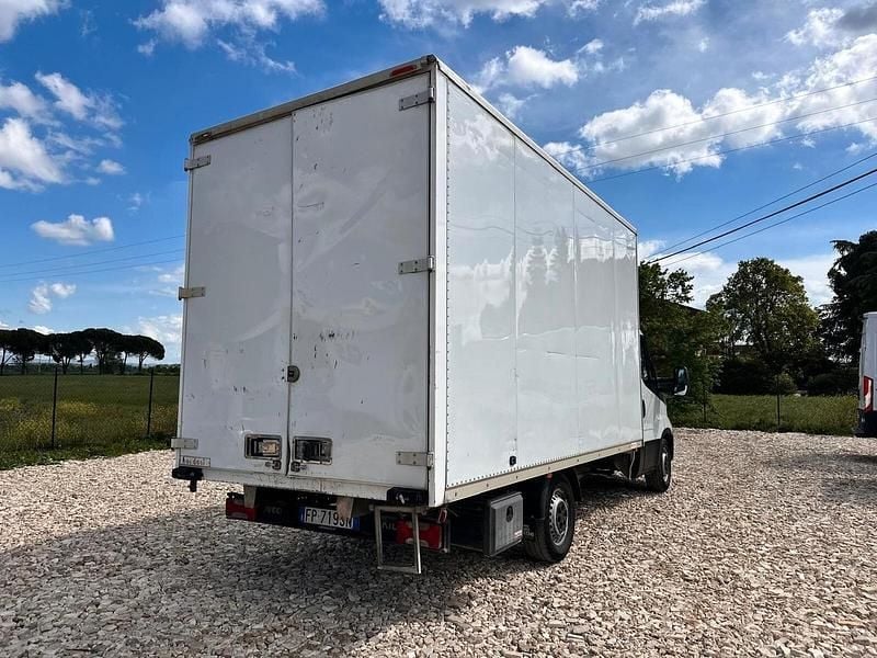 Usata Iveco Daily 135 CV (99 kW) 2018 Bianco
