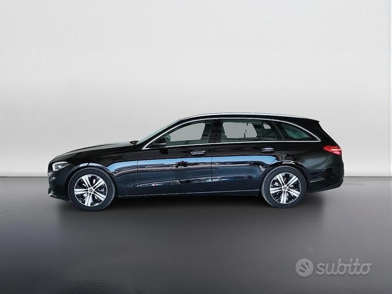Usata Mercedes C200 163 CV (119 kW) 2022 Nero Station wagon