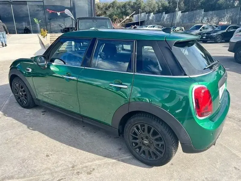Usata Mini ONE 101 CV (74 kW) 2020 Verde Utilitaria