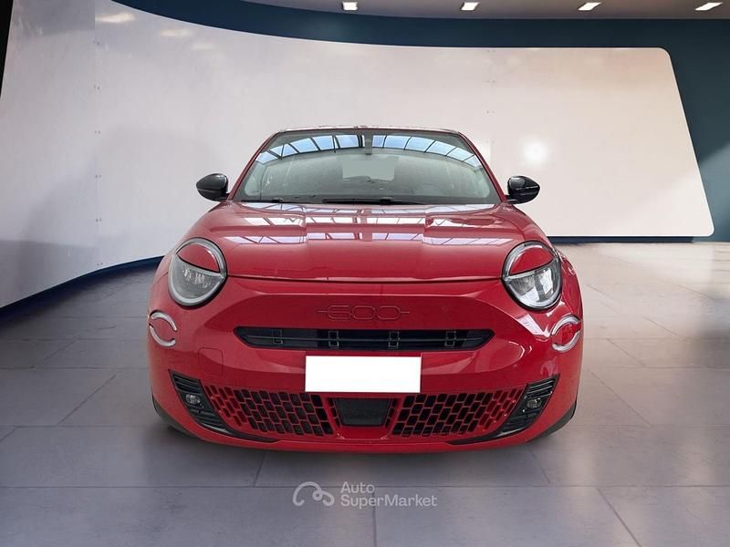 Nuova Fiat 600 Red 114 kW (156 CV) 2026 Rosso SUV