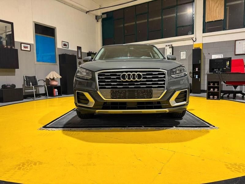 Usata Audi Q2 Sport 116 CV (85 kW) 2020 Grigio chiaro SUV