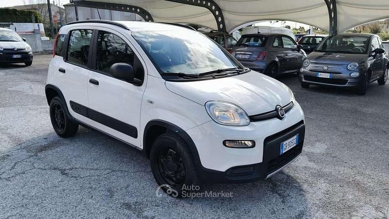 Usata Fiat Panda 4x4 S 87 CV (63 kW) 2020 Bianco Utilitaria