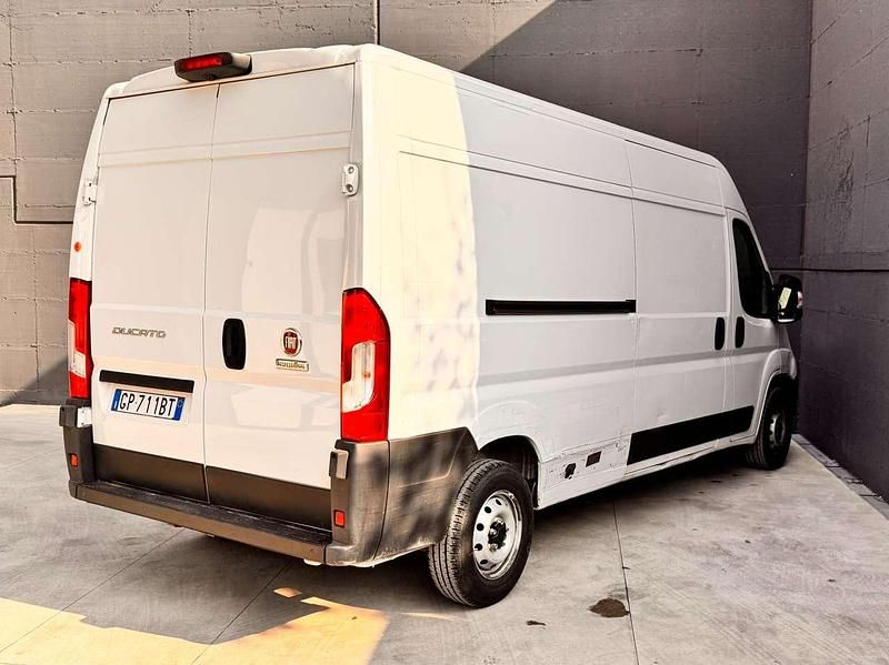 Usata Fiat Ducato 140 CV (102 kW) 2023 Bianco Furgone