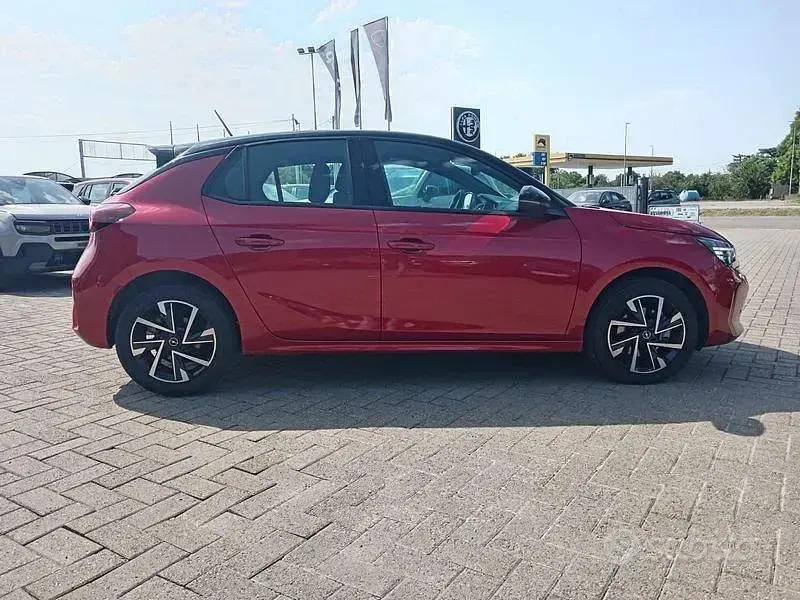 Usata Opel Corsa 101 CV (74 kW) 2025 Rosso Utilitaria