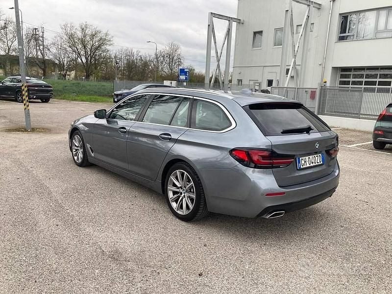 Usata BMW 520 190 CV (139 kW) 2022 Blu Station wagon