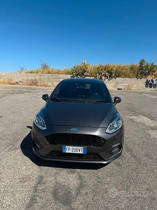 Usata 2018 Ford Fiesta ST-Line Utilitaria | 10.700 € (Buon prezzo) - Immagine 1/4