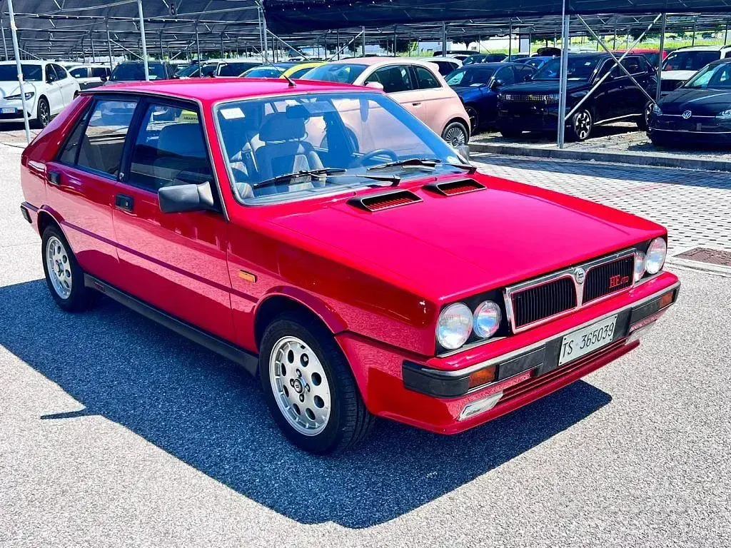 Usata Lancia Delta 166 CV (122 kW) 1987 Rosso Utilitaria