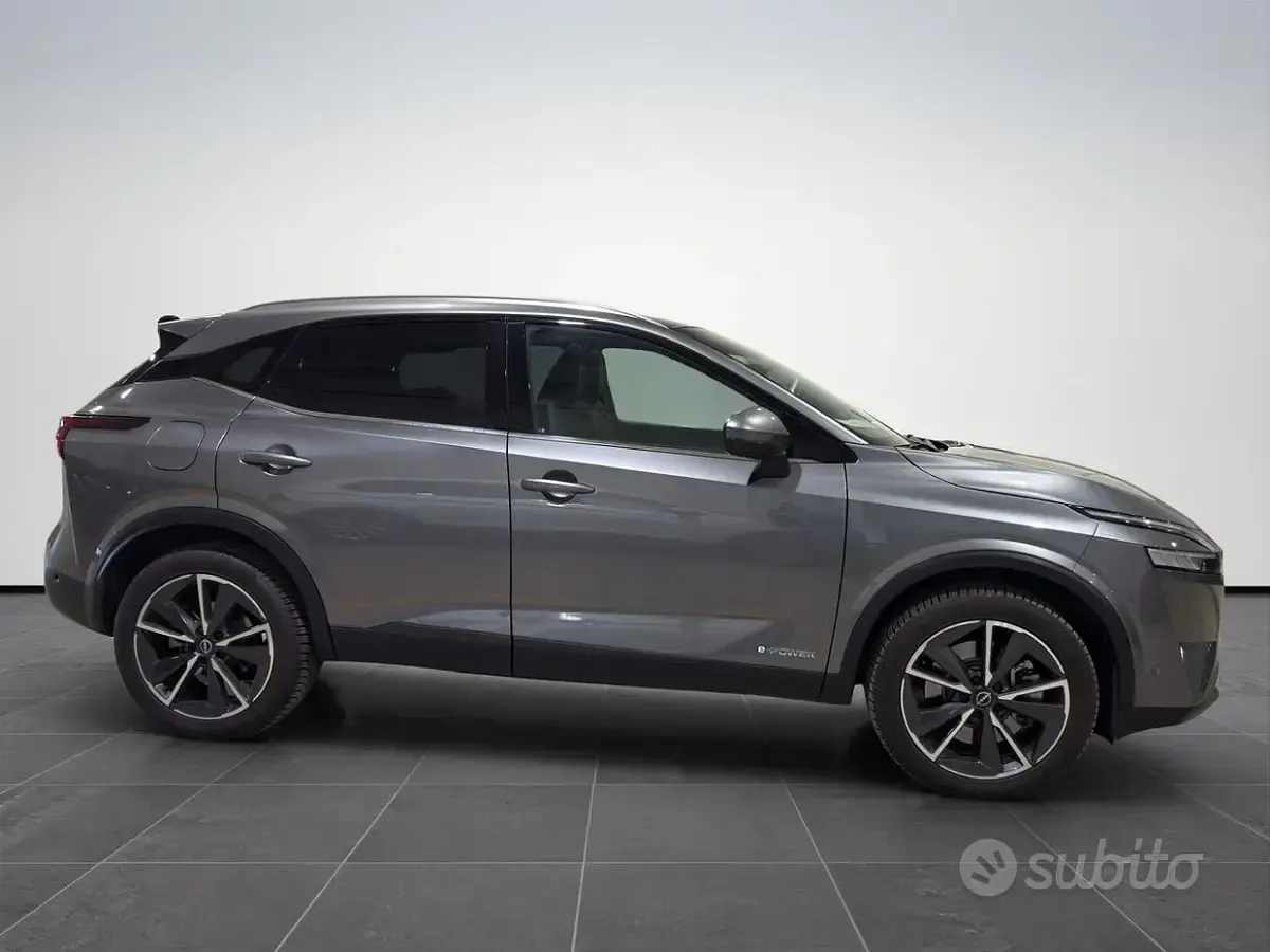 Usata Nissan Qashqai Tekna 158 CV (116 kW) 2023 Grigio medio met SUV