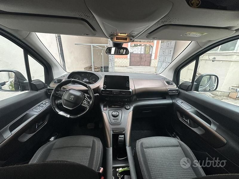 Usata Peugeot Rifter 131 CV (96 kW) 2019 Grigio Monovolume