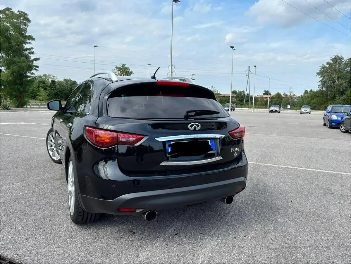 Usata Infiniti Fx30 238 CV (175 kW) 2013 Nero SUV