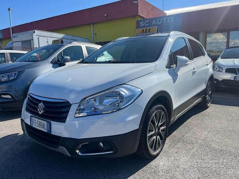 Bianco Usata 2016 Suzuki SX4 S-Cross Cool SUV | 10.600 € (Cara) - Immagine 1/4