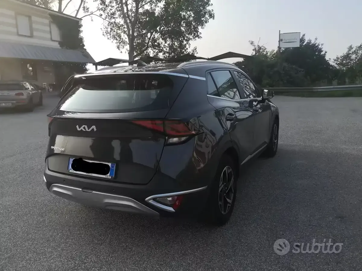 Usata Kia Sportage 115 CV (84 kW) 2022 Grigio SUV
