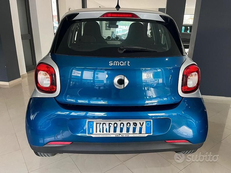 Usata Smart ForFour Passion 71 CV (52 kW) 2015 Blu Utilitaria