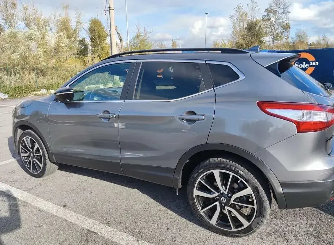 Usata Nissan Qashqai Tekna+ 131 CV (96 kW) 2014 Grigio SUV