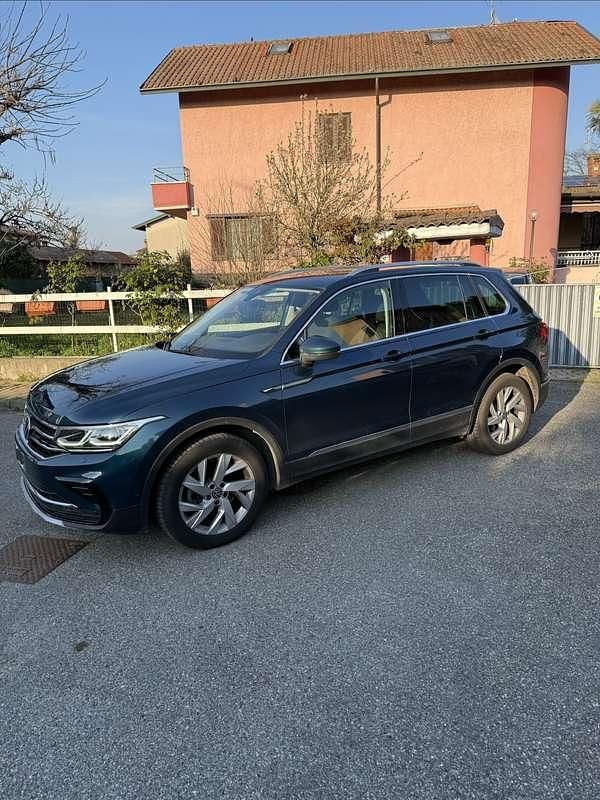 Usata VW Tiguan Elegance 150 CV (110 kW) 2021 Blu/azzurro SUV