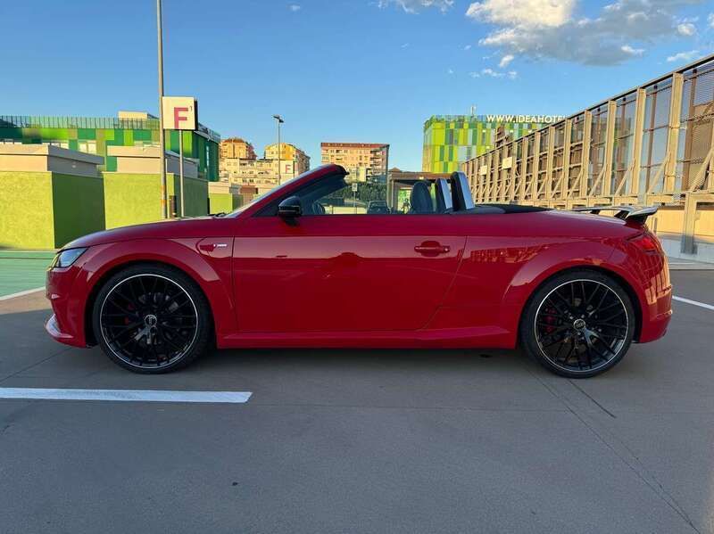 Usata Audi TT Roadster S-Line 230 CV (169 kW) 2018 Rosso Cabrio