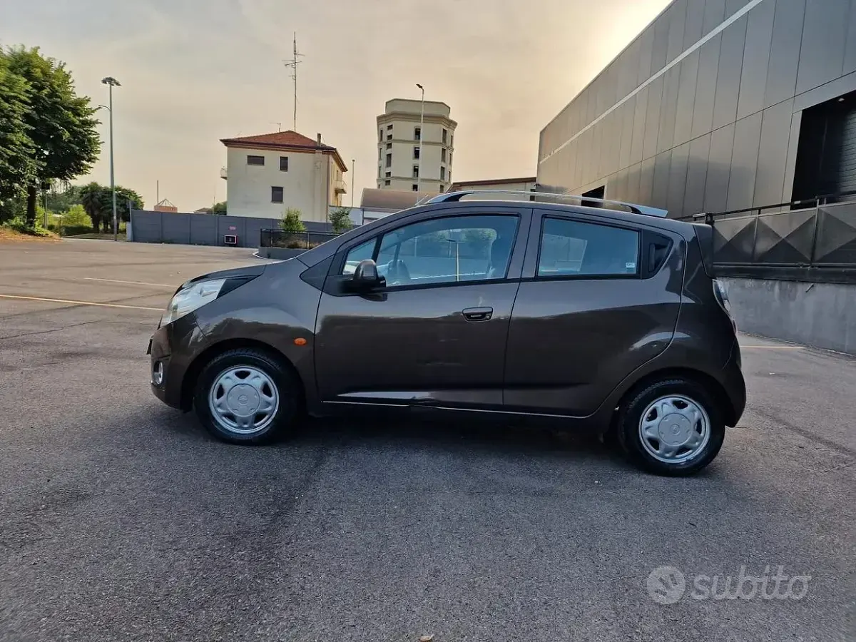 Usata Chevrolet Spark LT 82 CV (60 kW) 2010 Marrone Utilitaria
