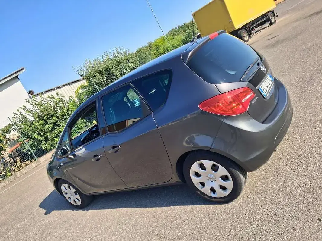 Usata Opel Meriva S 101 CV (74 kW) 2012 Grigio Monovolume