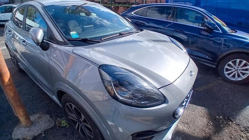 Usata Ford Puma ST-Line 125 CV (91 kW) 2024 Cactus grey SUV