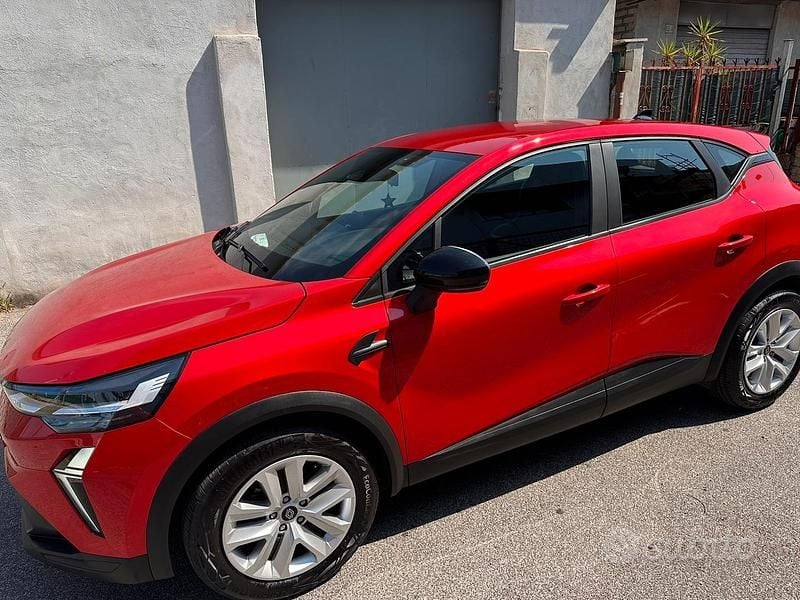 Usata Renault Captur Techno 100 CV (73 kW) 2024 Rosso SUV