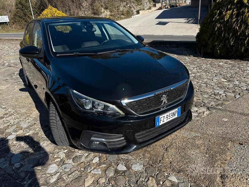 Usata Peugeot 308 Active 131 CV (96 kW) 2019 Nero Berlina
