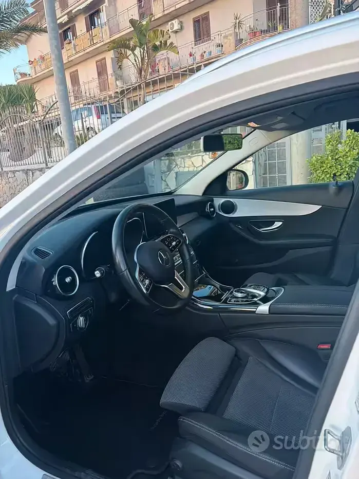 Usata Mercedes C220 194 CV (142 kW) 2018 Station wagon