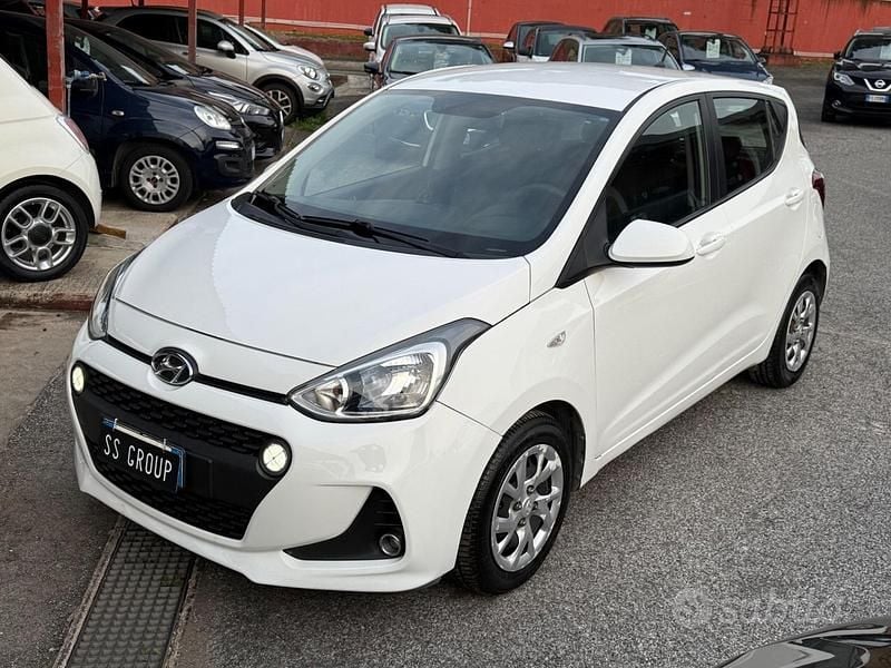 Usata Hyundai i10 67 CV (49 kW) 2018 Bianco Utilitaria