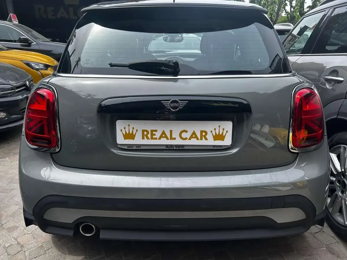 Usado Mini Cooper Essential 136 HP (100 kW) 2022 Cinzento Citadino