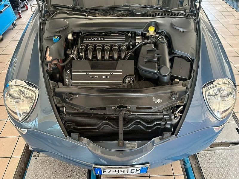 Usata Lancia Thesis 215 CV (158 kW) 2001 Blu/azzurro Berlina