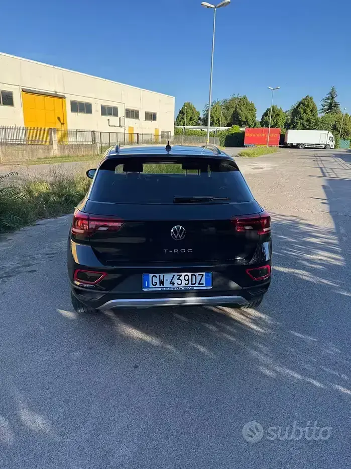 Usata VW T-Roc 116 CV (85 kW) 2024 Bluazzurro SUV