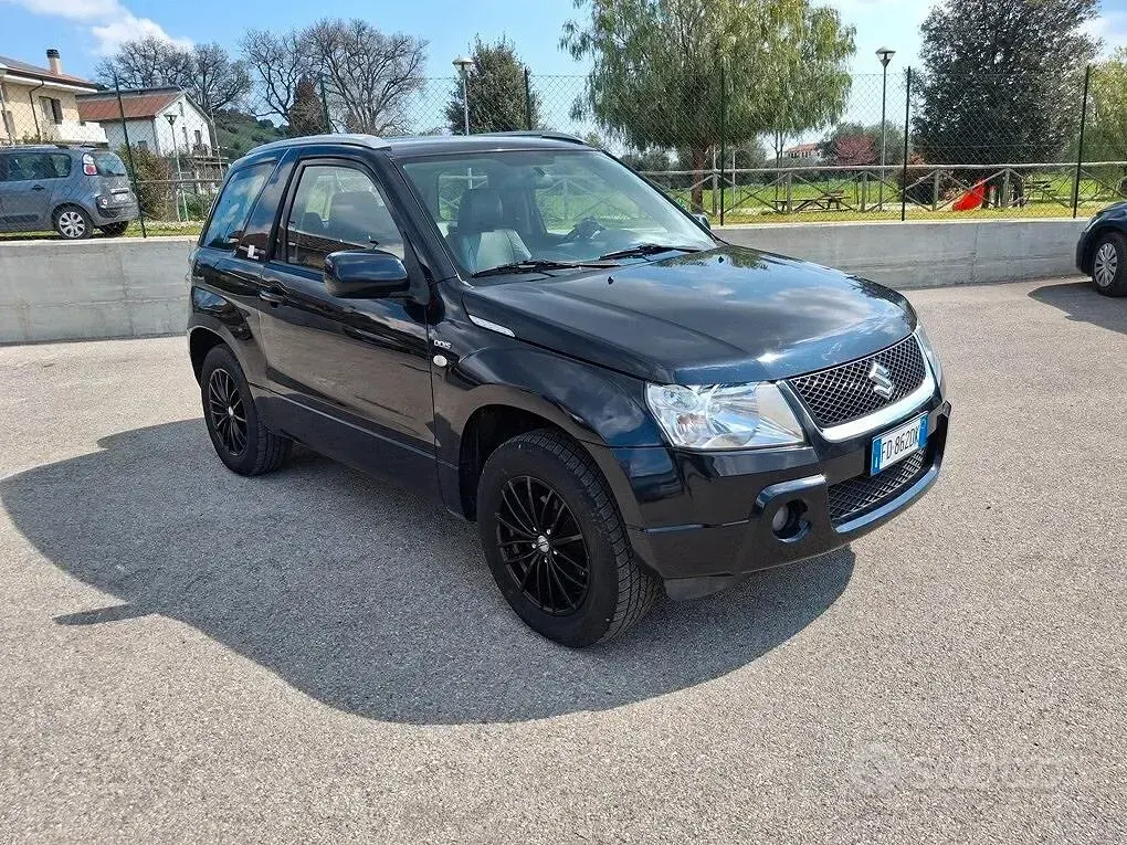 Usata Suzuki Grand Vitara 129 CV (94 kW) 2007 Nero SUV