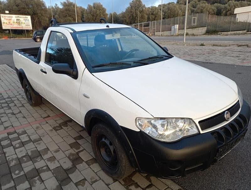 Bianco Usata 2008 Fiat Strada Pick-up | 5990 € (Super prezzo) - Immagine 1/4
