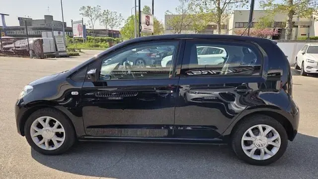Usata VW up! move up! 68 CV (50 kW) 2016 Nero Utilitaria