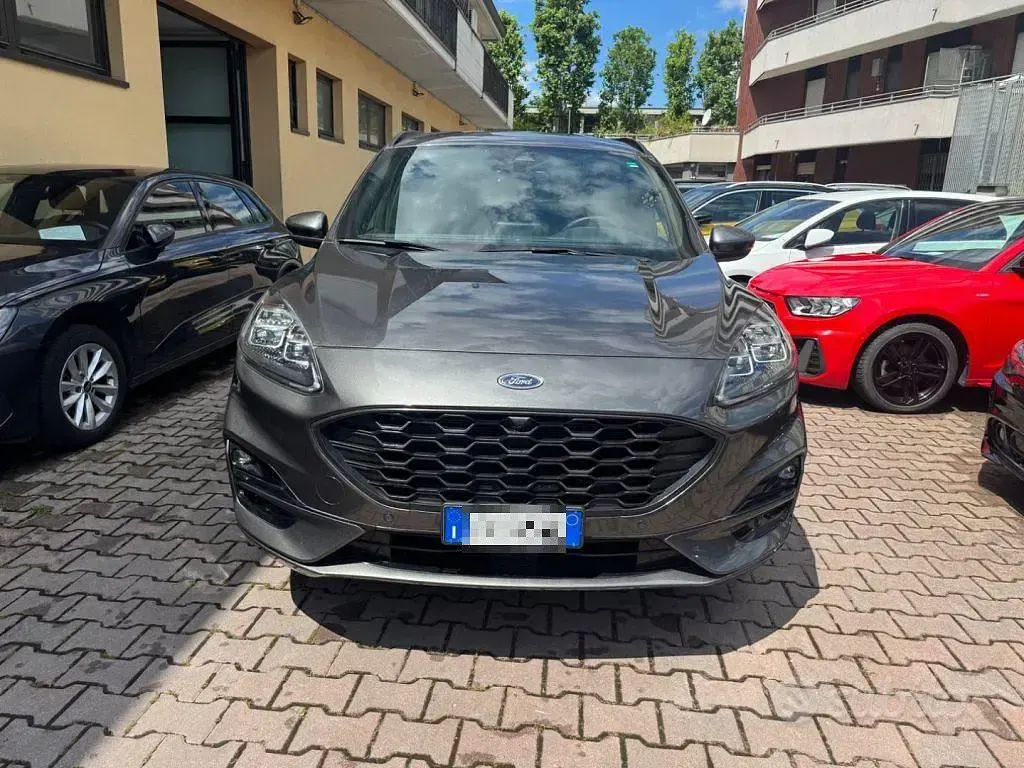 Usata Ford Kuga ST-Line X 152 CV (111 kW) 2022 Grigio SUV