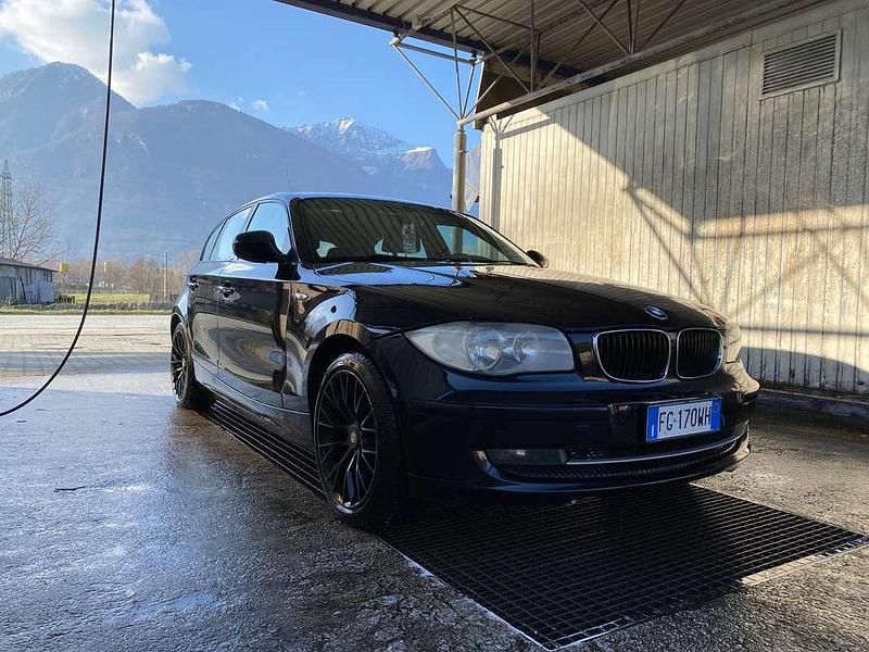 Usata BMW 118 143 CV (105 kW) 2010 Nero Utilitaria